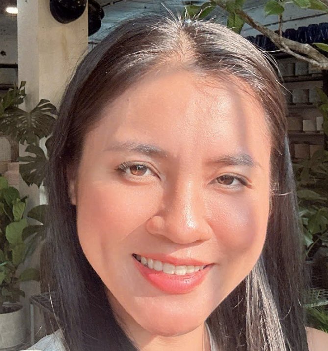 THUỲ TRANG