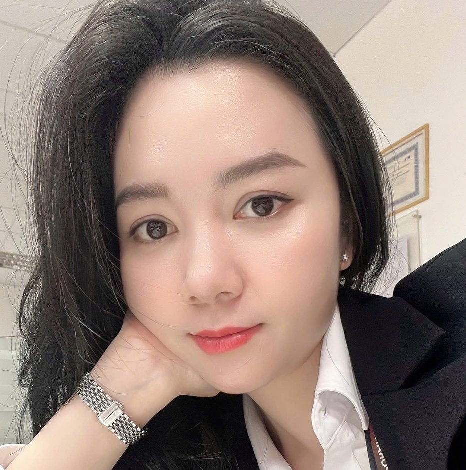 HOÀNG NHUNG